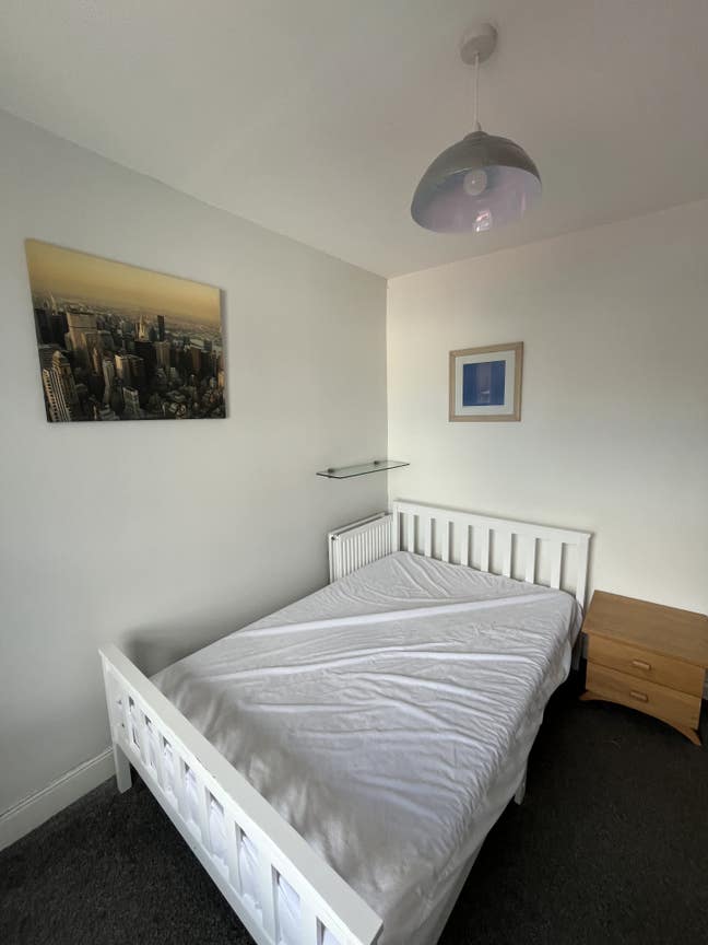 Double room in 8 bed shared house Main Photo