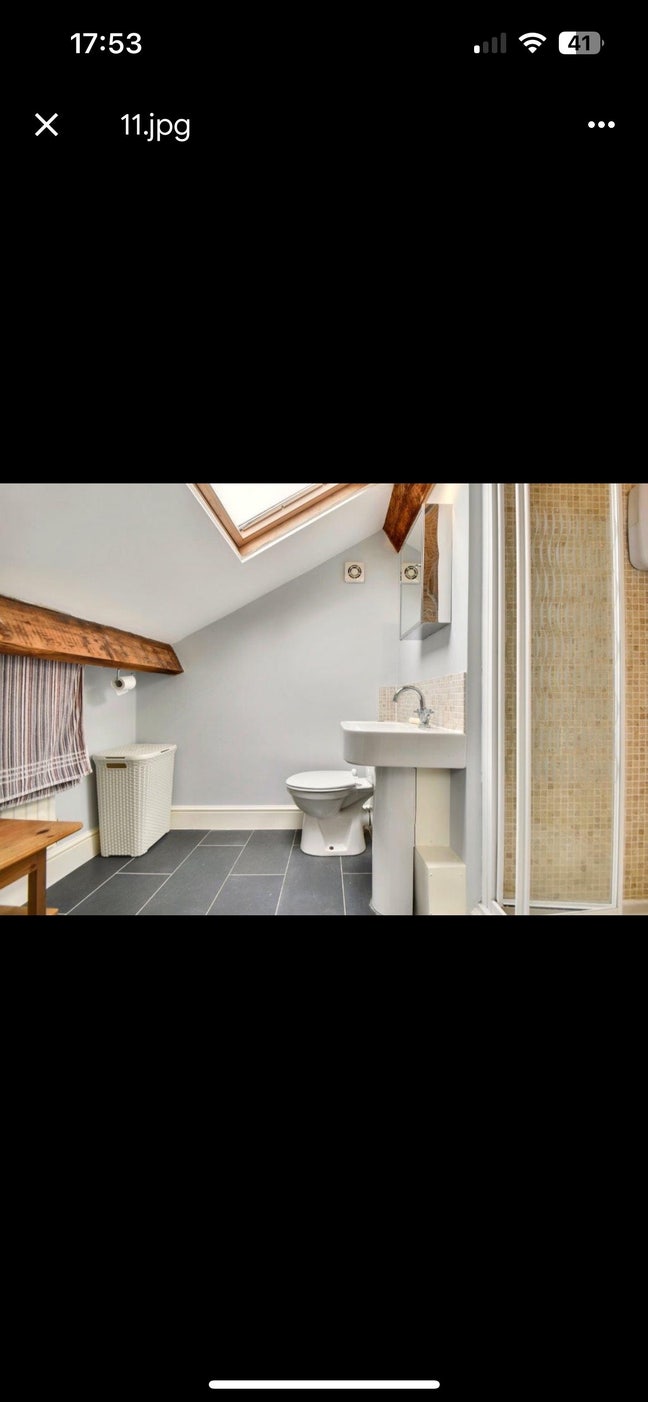 Private en-suite double room  Main Photo