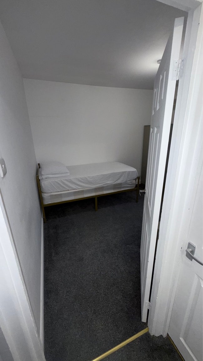 Single Room Available for Student  Main Photo