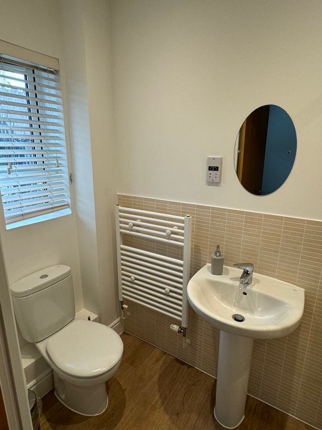 Single room with private bathroom  Main Photo