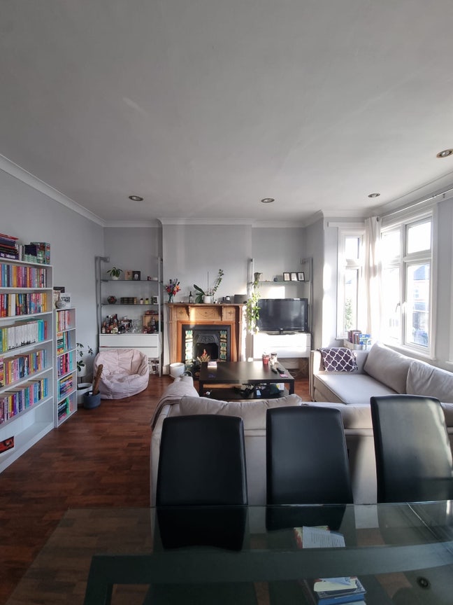 One room available in 2 person share 💖 Main Photo