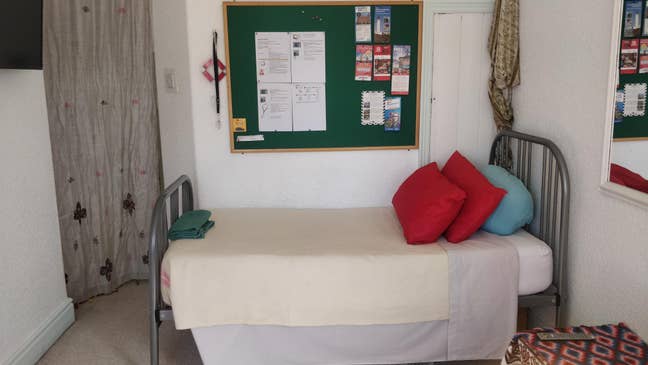 Single Room Main Photo