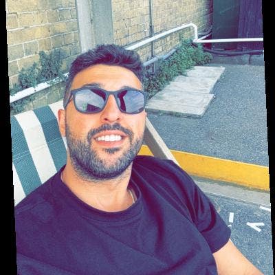 Professional Male seeks a single or double room Main Photo