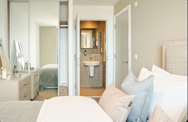 Double bedroom en-suite in Birmingham City Centre Main Photo