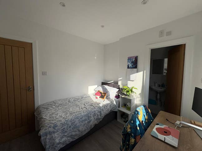 Ensuite room  Main Photo