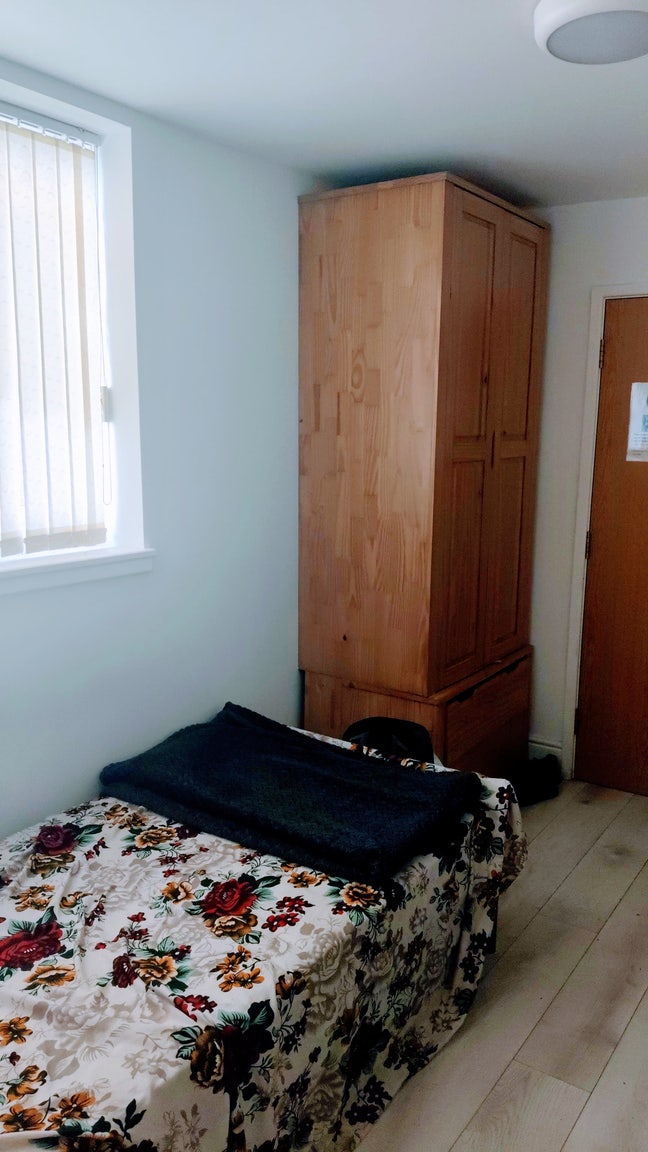 1 single ensuite room in city centre  Main Photo
