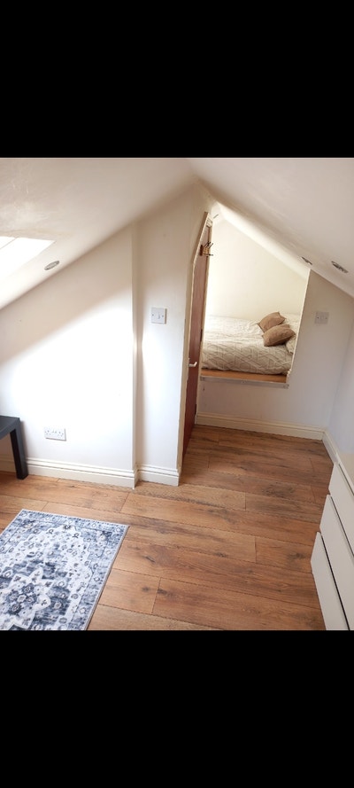 Double Room with Bills included- Tooting Broadway. Main Photo