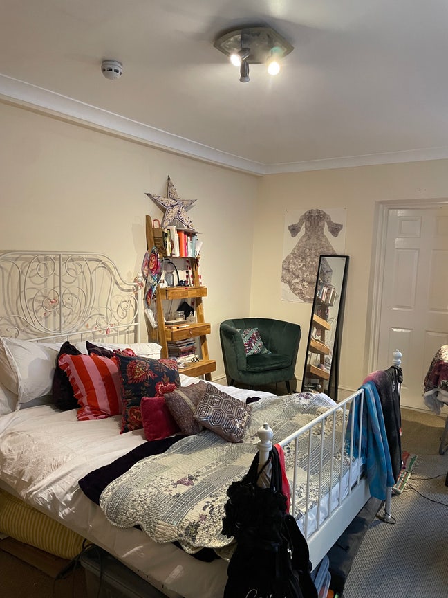 Spacious Ensuite Double Room Main Photo