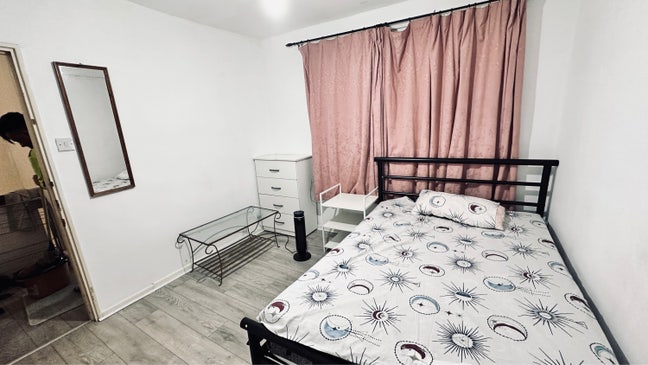 Cozy DBL Room | Bills Incl | Limehouse/Stepney Grn Main Photo