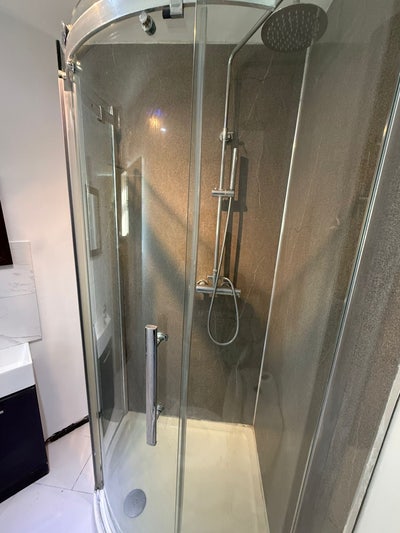 Single Wembley  Main Photo