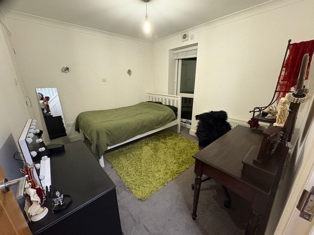 Double Bedroom 1 min from station Main Photo