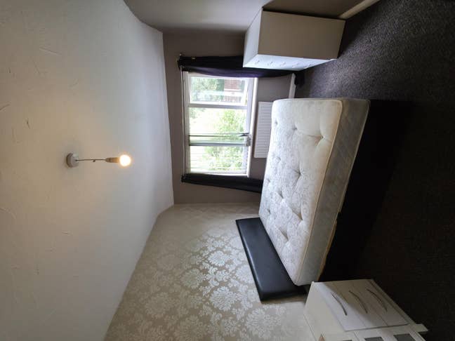 Double room available to rent in a shared house Main Photo