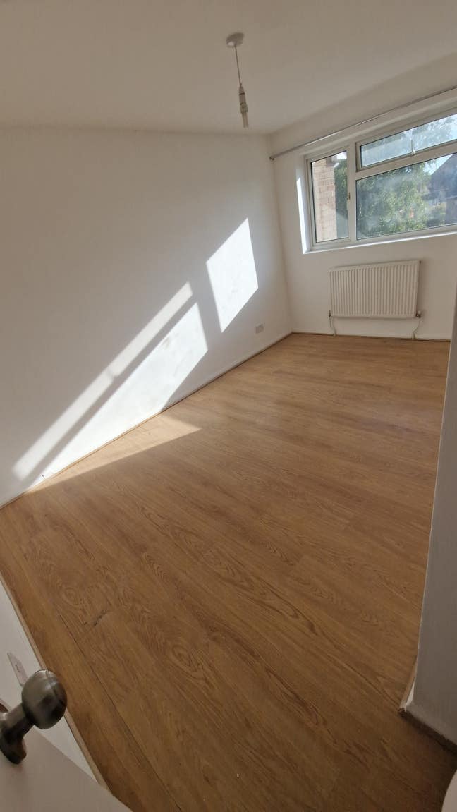 Double room - Furnished 650/Unfurnished 600 Main Photo