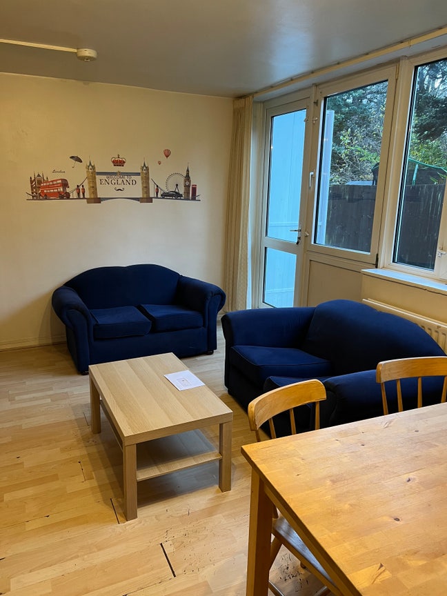 Twin Room Greatly Price per Person, Room for Two Main Photo