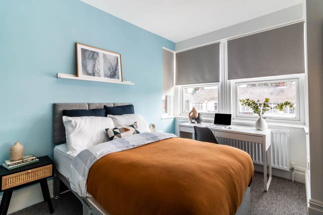 Lovely room becoming available Main Photo
