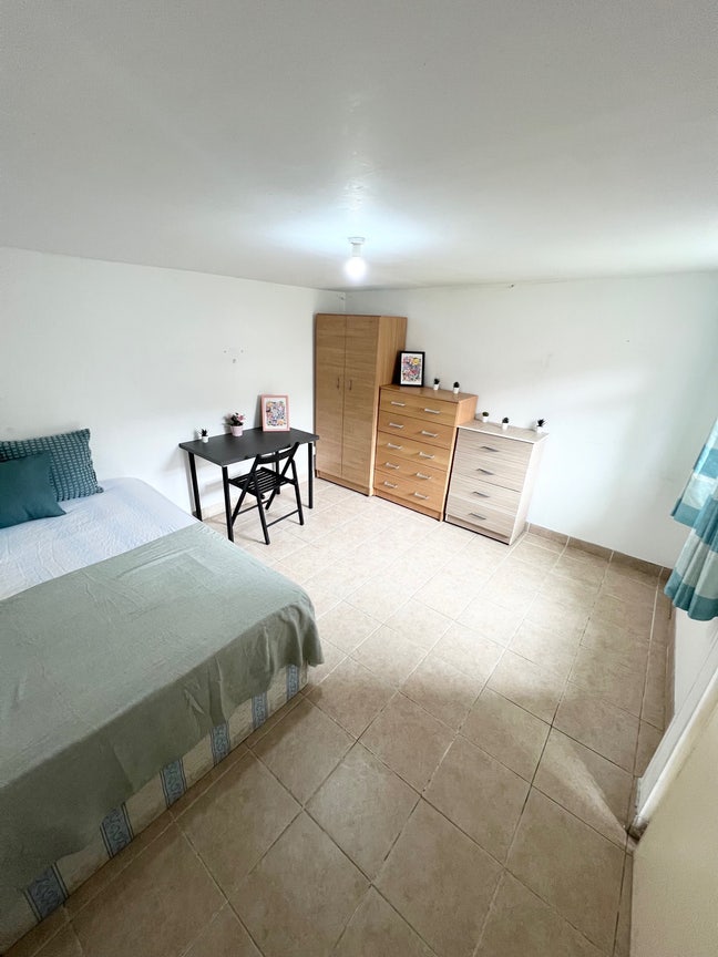 Spacious Double for Single Use 6’ to Wembley Park Main Photo