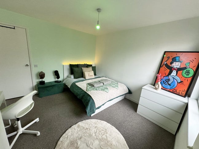 Bright Double Room in Secure Complex – Blackwall,  Main Photo