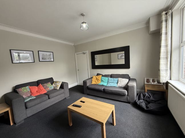 Available Now - Minimu 6 Months Contract  Main Photo