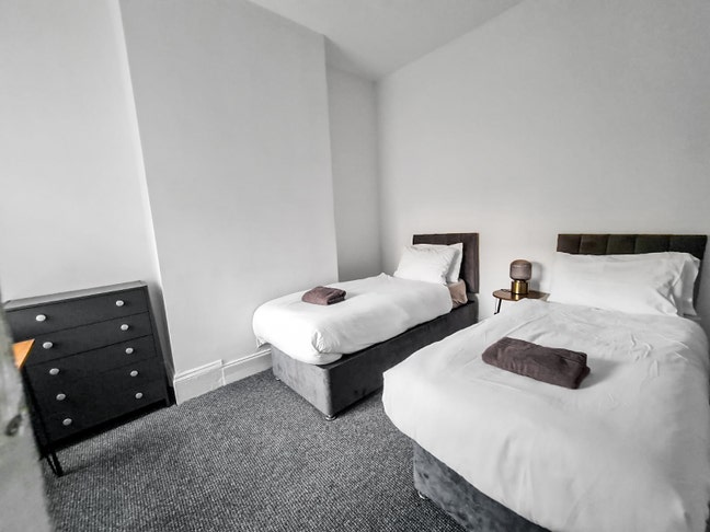 4BR|Netflix|Contractors & Families|Parking +WiFi Main Photo