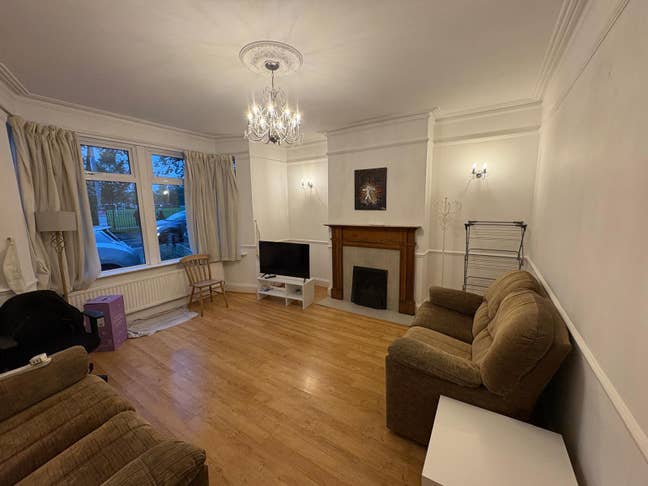 Professional Shared House Main Photo