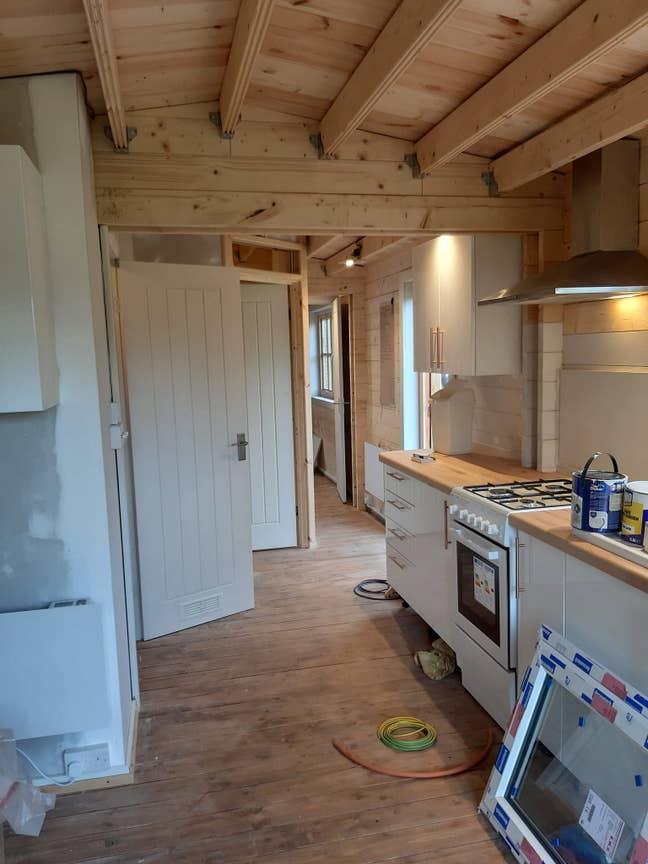 Self contained garden cabin, idyllic setting! Main Photo