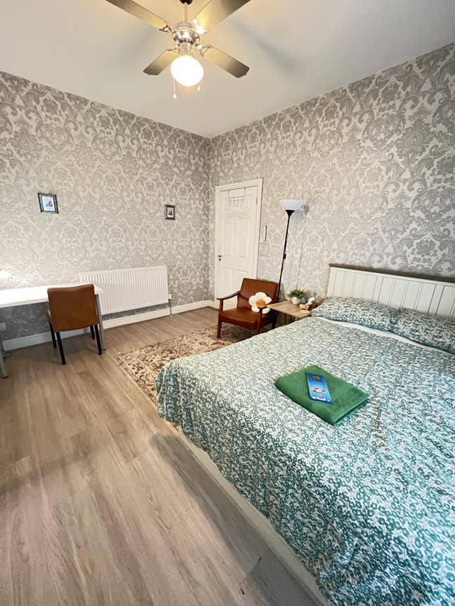 Preferred Female Lodger  |  Muslim  family  home
 Main Photo