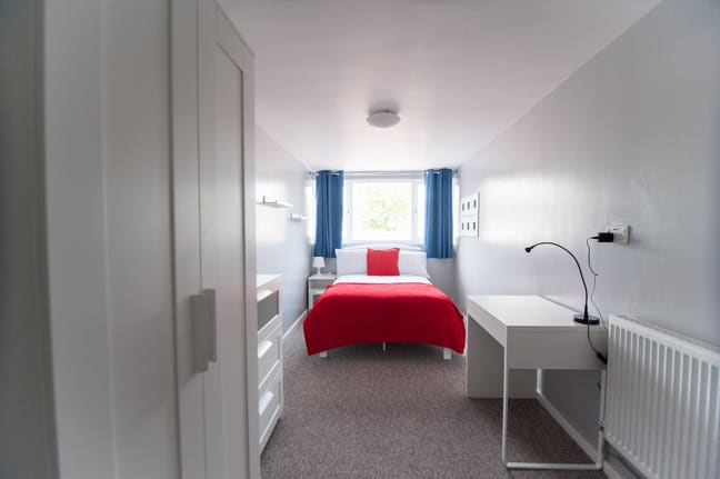 Spacious Double Room with Shower & Sink  Main Photo