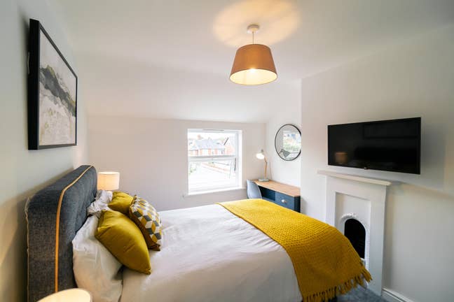 Double Ensuite Room - Close to RBH & UoR  Main Photo