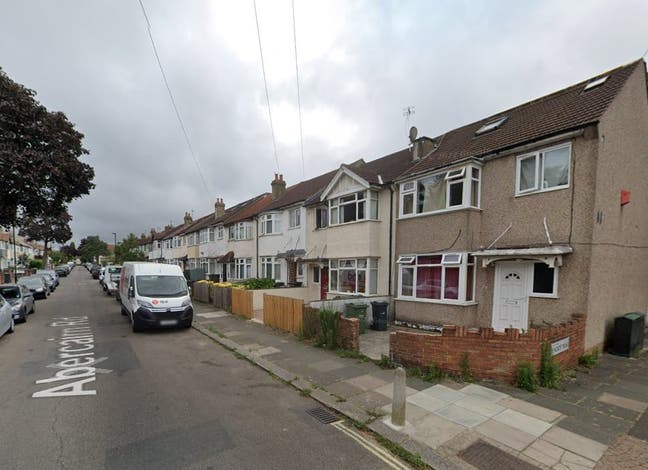 DSS-Studio Flat Available in Streatham Lambet SW16 Main Photo