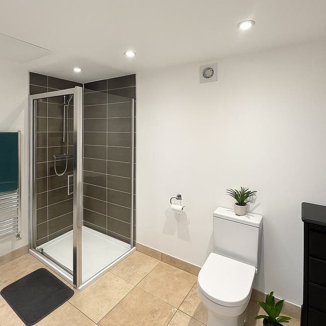 Ideal for NHS Staff, Students & Professionals Main Photo