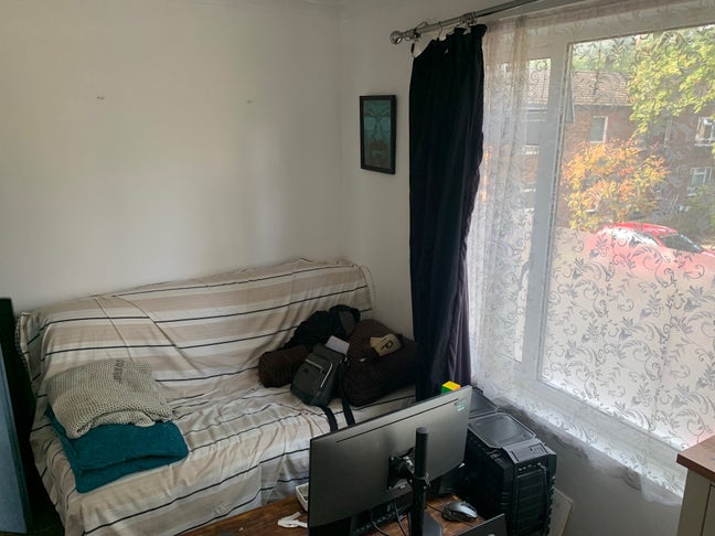 Double Room Available for Chill Person  Main Photo