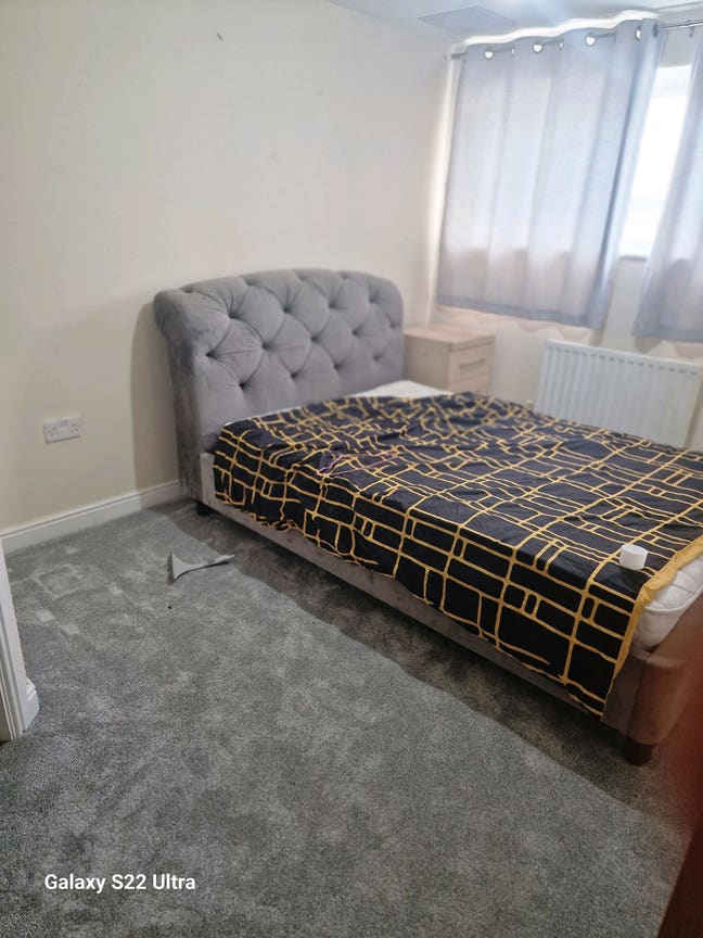 ENSUITE apartment in a 2 bed flat Main Photo