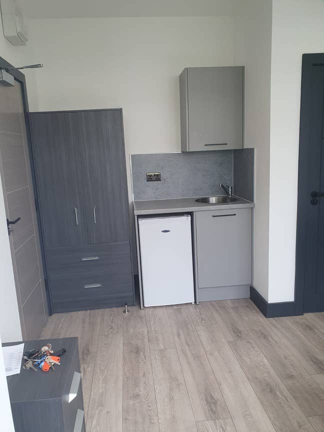 DSS-Studio Flat Available in  Streatham SW16 Main Photo