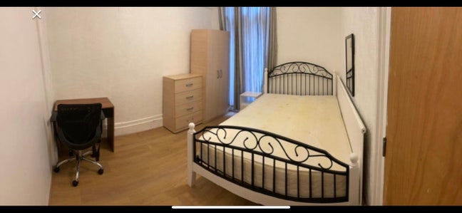 Double room to rent in Stratford Main Photo