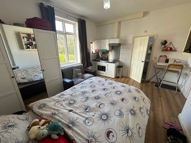 Moseley Studio Flats, all bills included Main Photo