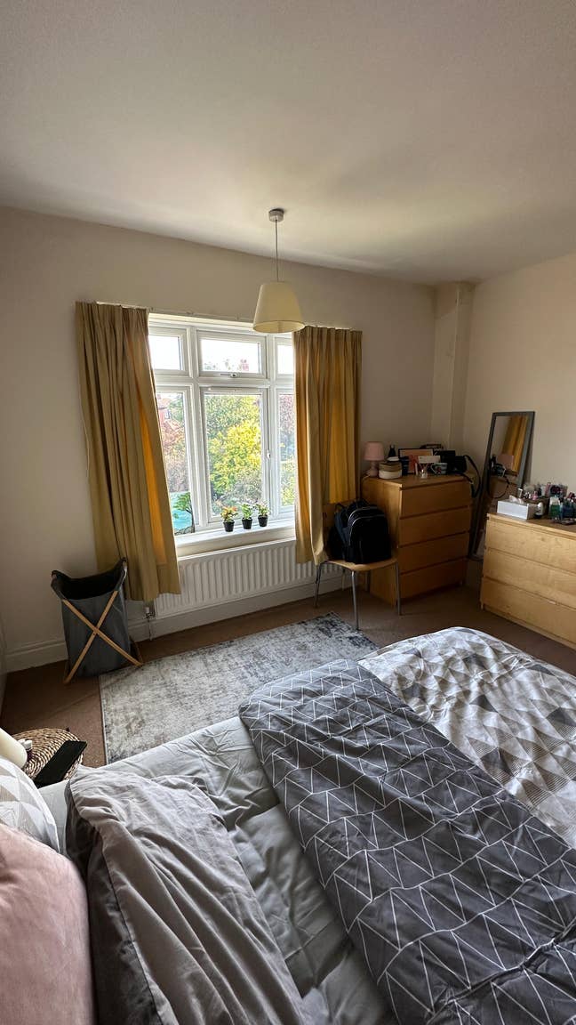 Spacious Double Room Tenancy Takeover Main Photo