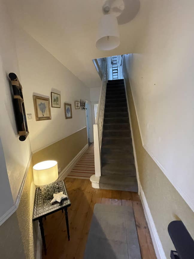 2 rooms in peaceful sunny house in central Cowes  Main Photo
