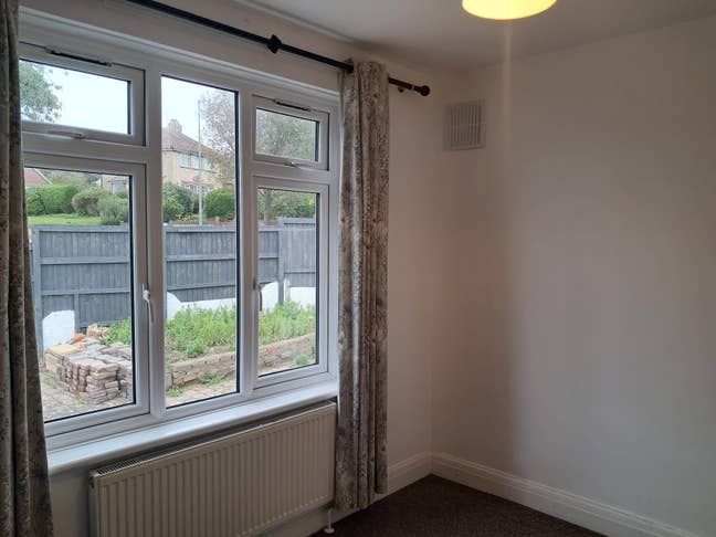 ⭐Bright Double Room with Garden-All Bills Included Main Photo