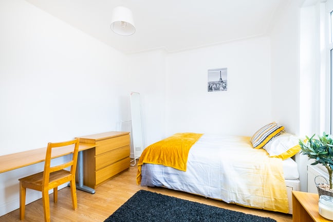 Spacious Rooms in Shadwell | Bills Included Main Photo