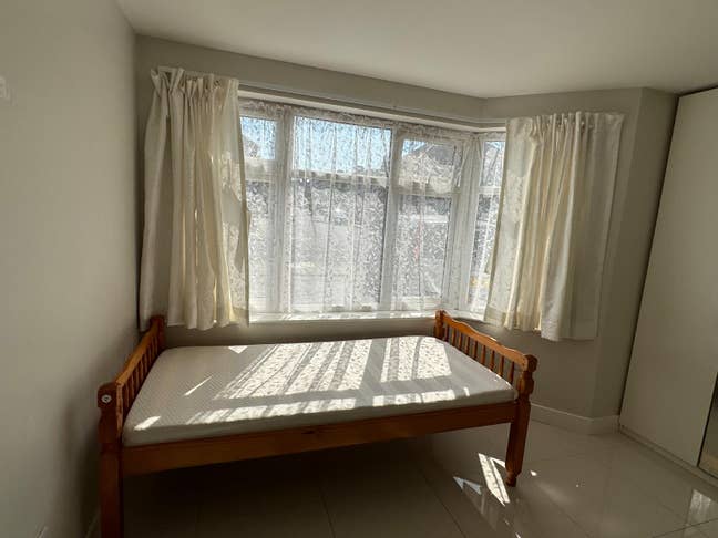 Looking for Roommate Main Photo