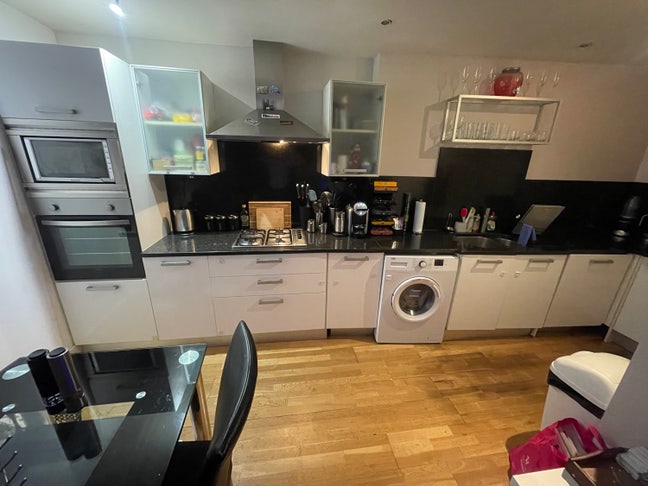 Double room in gated mews  Main Photo