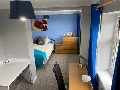 Spacious double room close to S M Hospital Main Photo