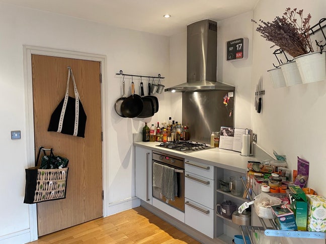 1 room in 2-bedroom Dalston/Stoke Newington flat Main Photo