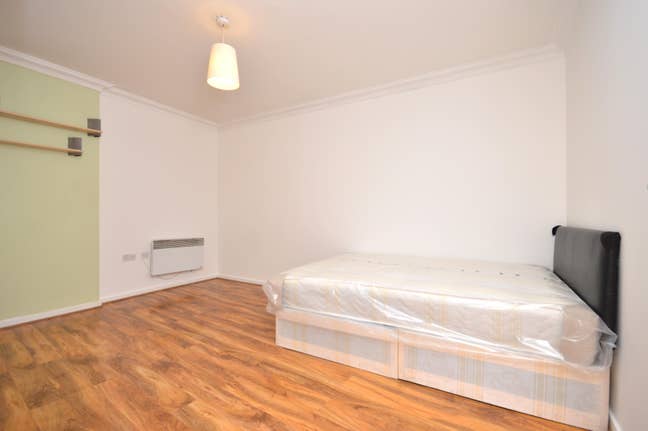 Large Double Room to Rent in Shared Flat  Main Photo