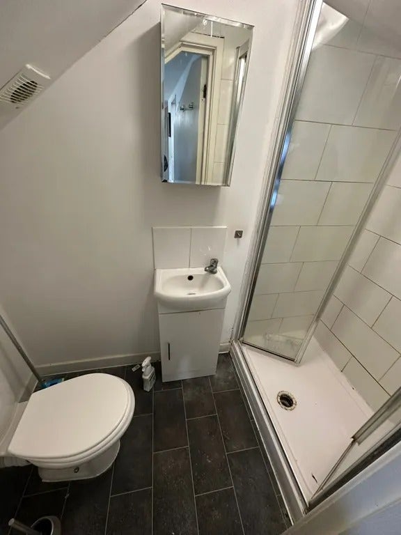 One Bed Flat in Harrow HA1 1LE  Main Photo