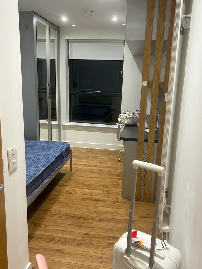 Ensuite at G3 8PX Main Photo