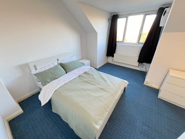 Double Room in Sociable 5Bed House in Woolwich Main Photo