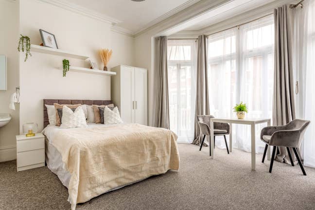 Charming & Modern Double Room, All Bills Inc Main Photo