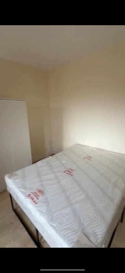 Hackney couple room Main Photo