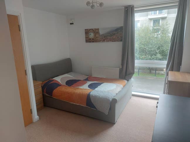 Double Room - Hanwell Main Photo